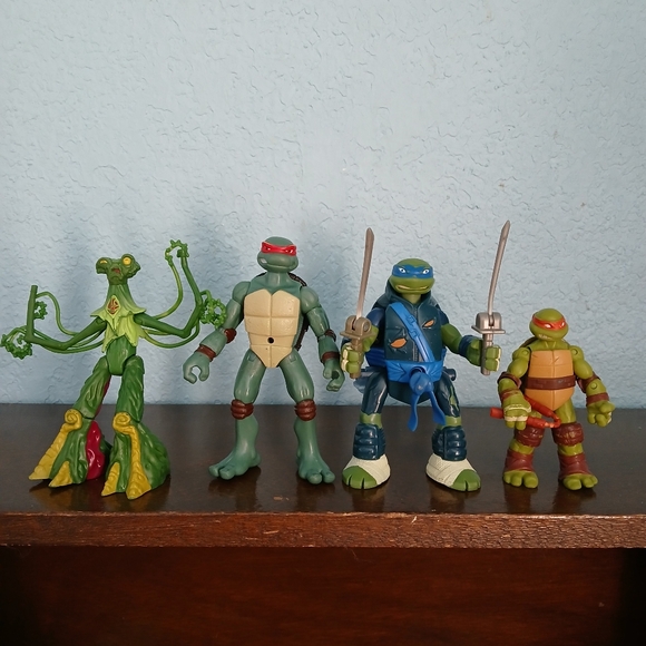 Teenage Muntant Ninja Turtles Action Figure Lot of 4 Michaelangelo Leonardo - Picture 1 of 11